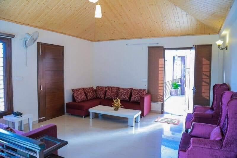Pinewood 2Bhk Cottage Касаули Екстериор снимка